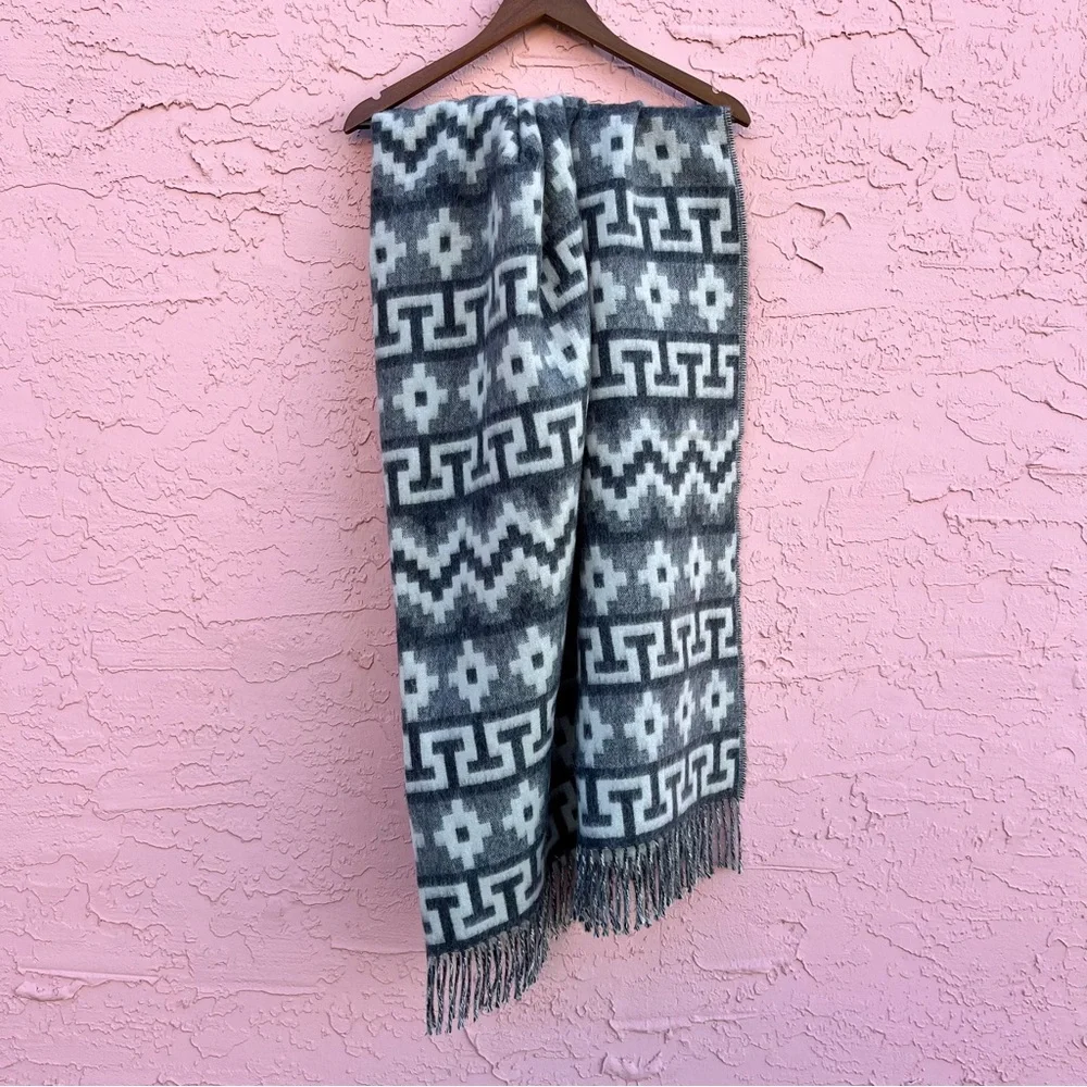 Tumi Throw Blanket Wool Alpaca Peruvian Gray Fringe Travel 64” X 53”